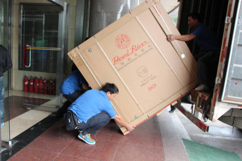 三穗钢琴贵重工艺品无忧运